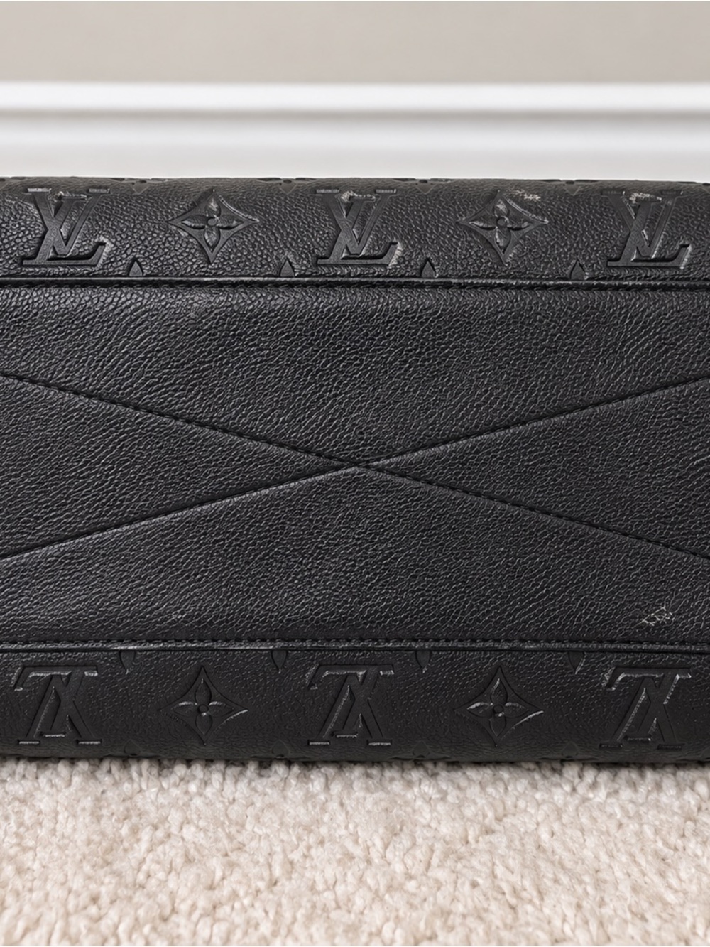 Louis Vuitton Montaigne MM – Black Monogram Empreinte, Studded version - Picture 5 of 7